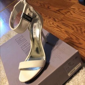 Beautiful off white highly heels